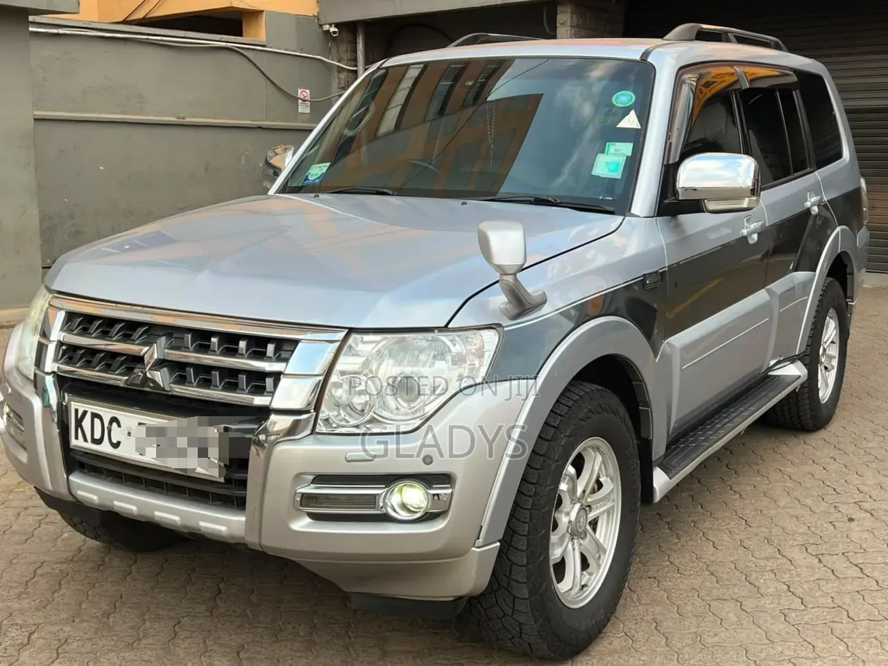 Mitsubishi Pajero 2015 Silver