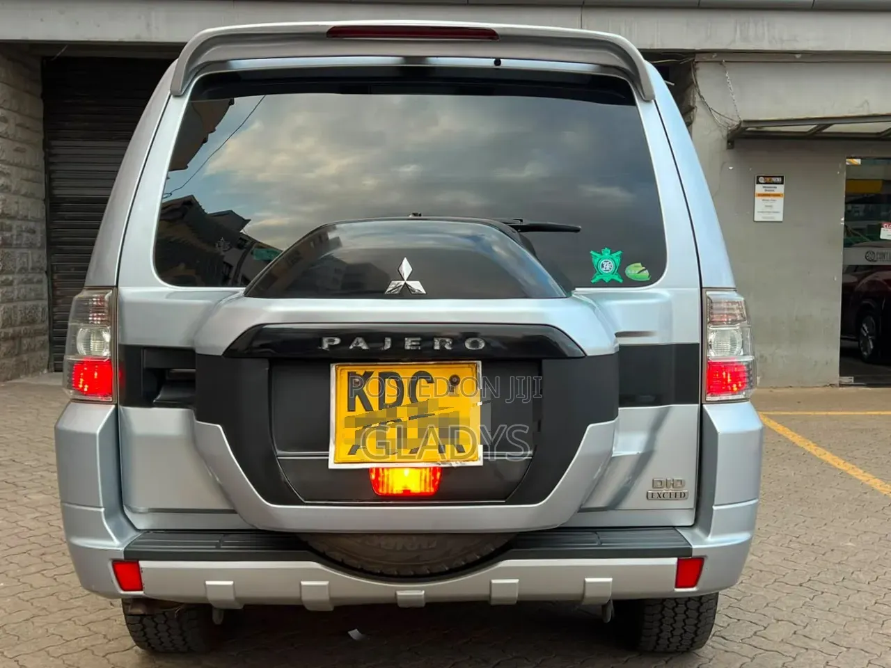 Mitsubishi Pajero 2015 Silver