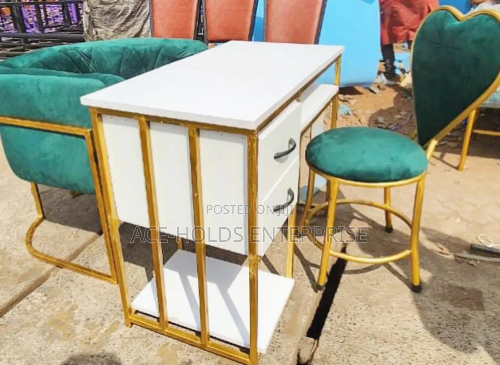 Commercial Salon Nail Table With Drawers - Comfortable Seats