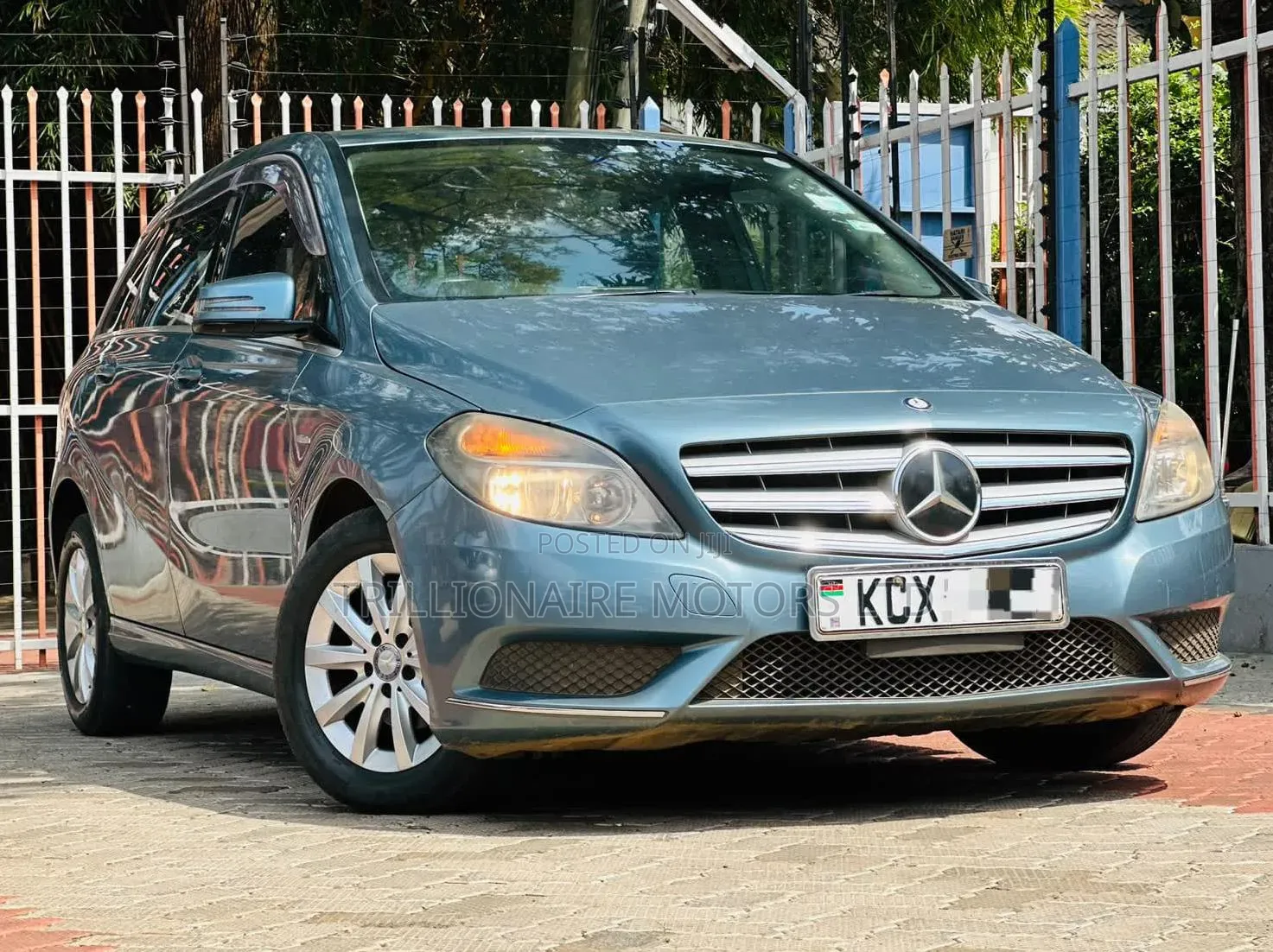 Mercedes-Benz B-Class 2012 Blue