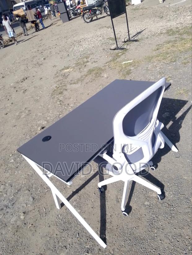 Executive Office Table and a Ergonomic Chair - thumbnail 3