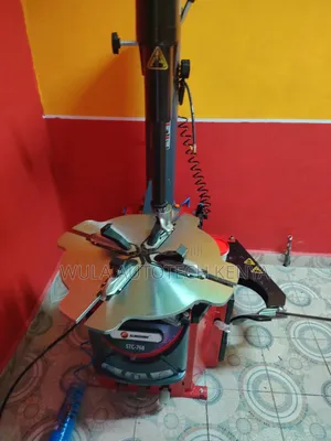 Convenient Foot-Pedal Control Sunshine Italy Tyre Changer STC 768