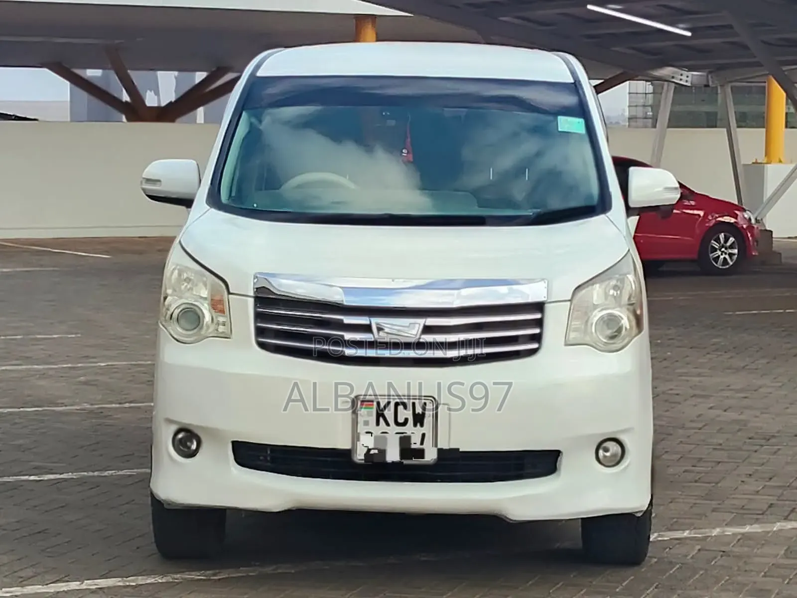 Toyota Noah 2012 White