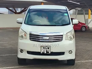 Toyota Noah 2012 White
