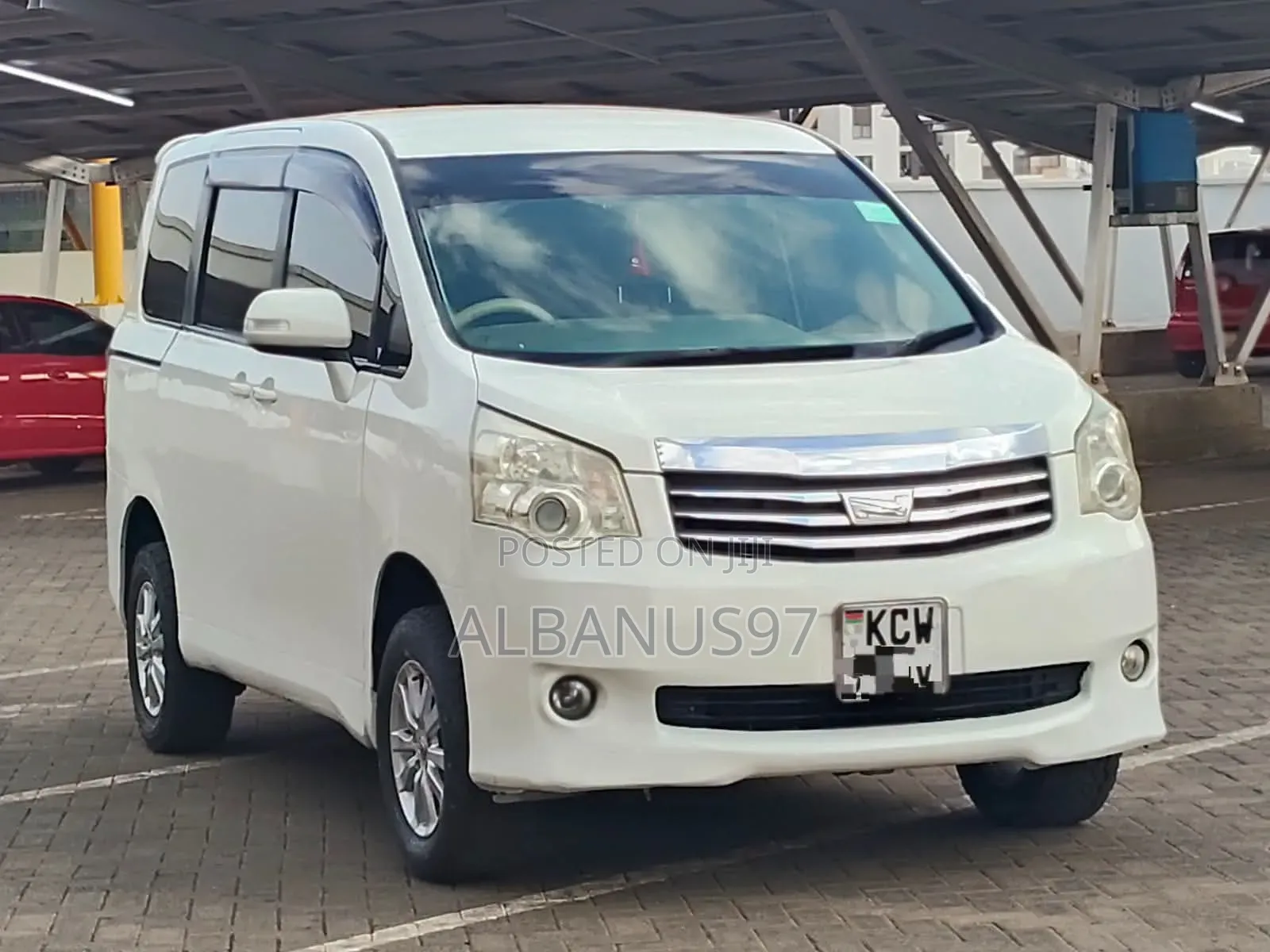 Toyota Noah 2012 White