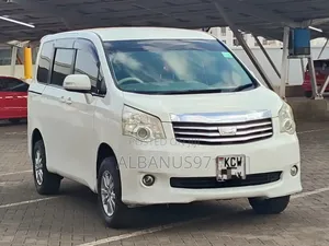 Toyota Noah 2012 White