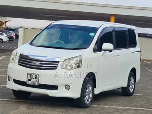 Toyota Noah 2012 White