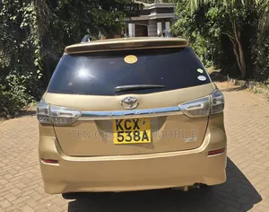 Toyota Wish 2012 Gold