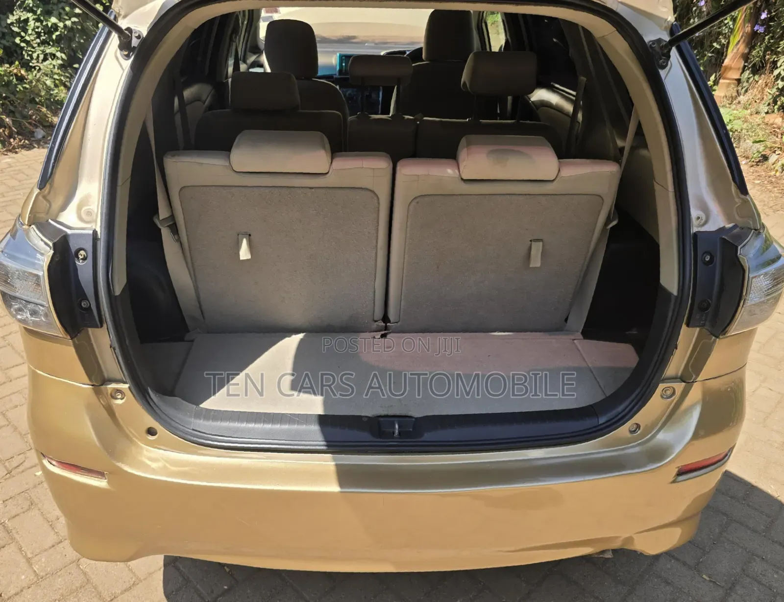 Toyota Wish 2012 Gold