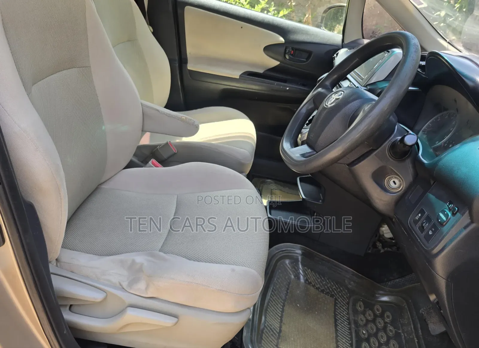 Toyota Wish 2012 Gold