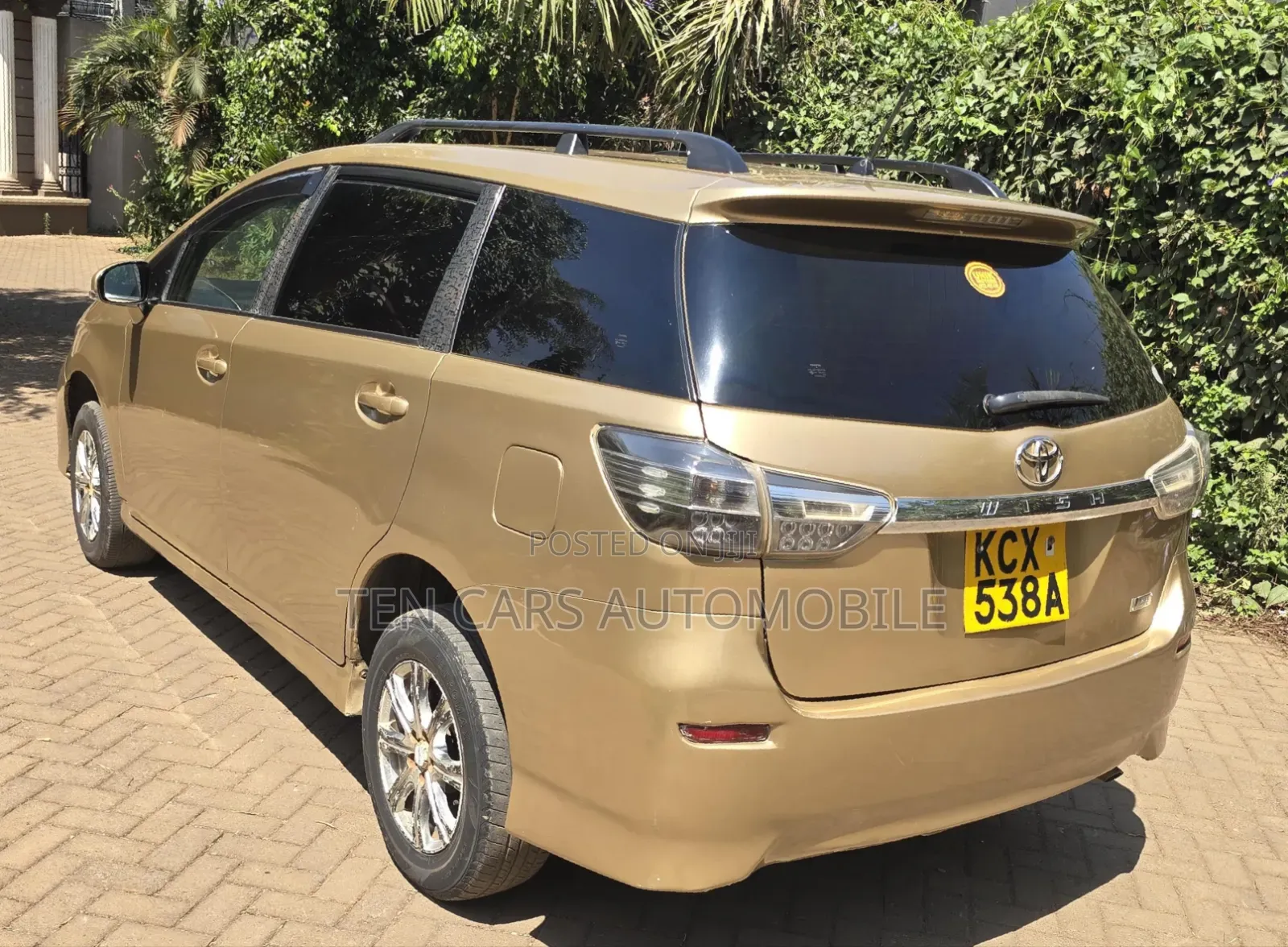Toyota Wish 2012 Gold