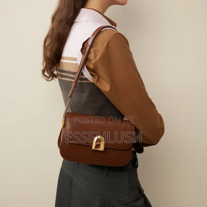 Minimalist Leather Flap Crossbody Bag – Smart Casual & Evening Wear