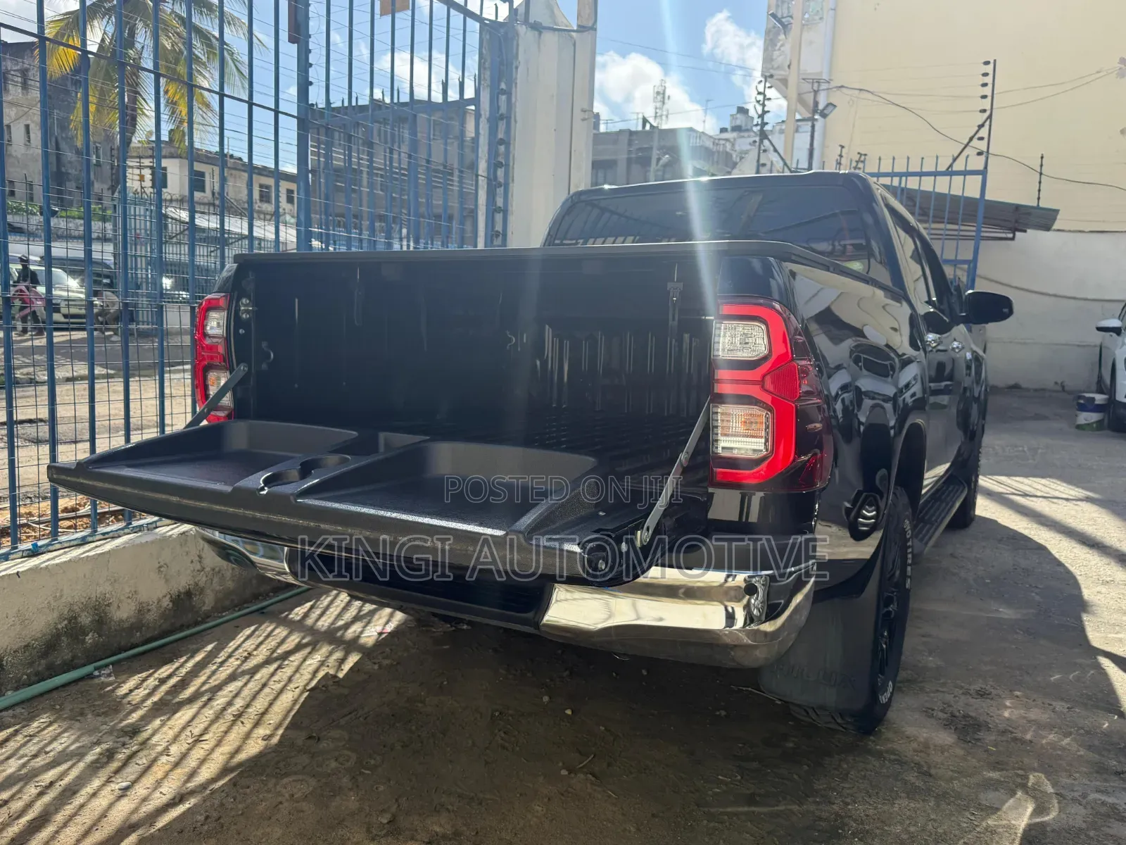 Toyota Hilux 2020 Black