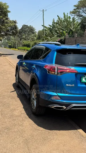 Toyota RAV4 2018 Blue