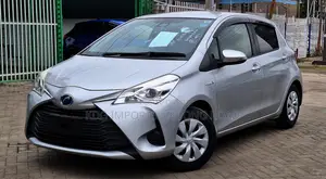 Toyota Vitz 2019 Silver