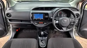 Toyota Vitz 2019 Silver