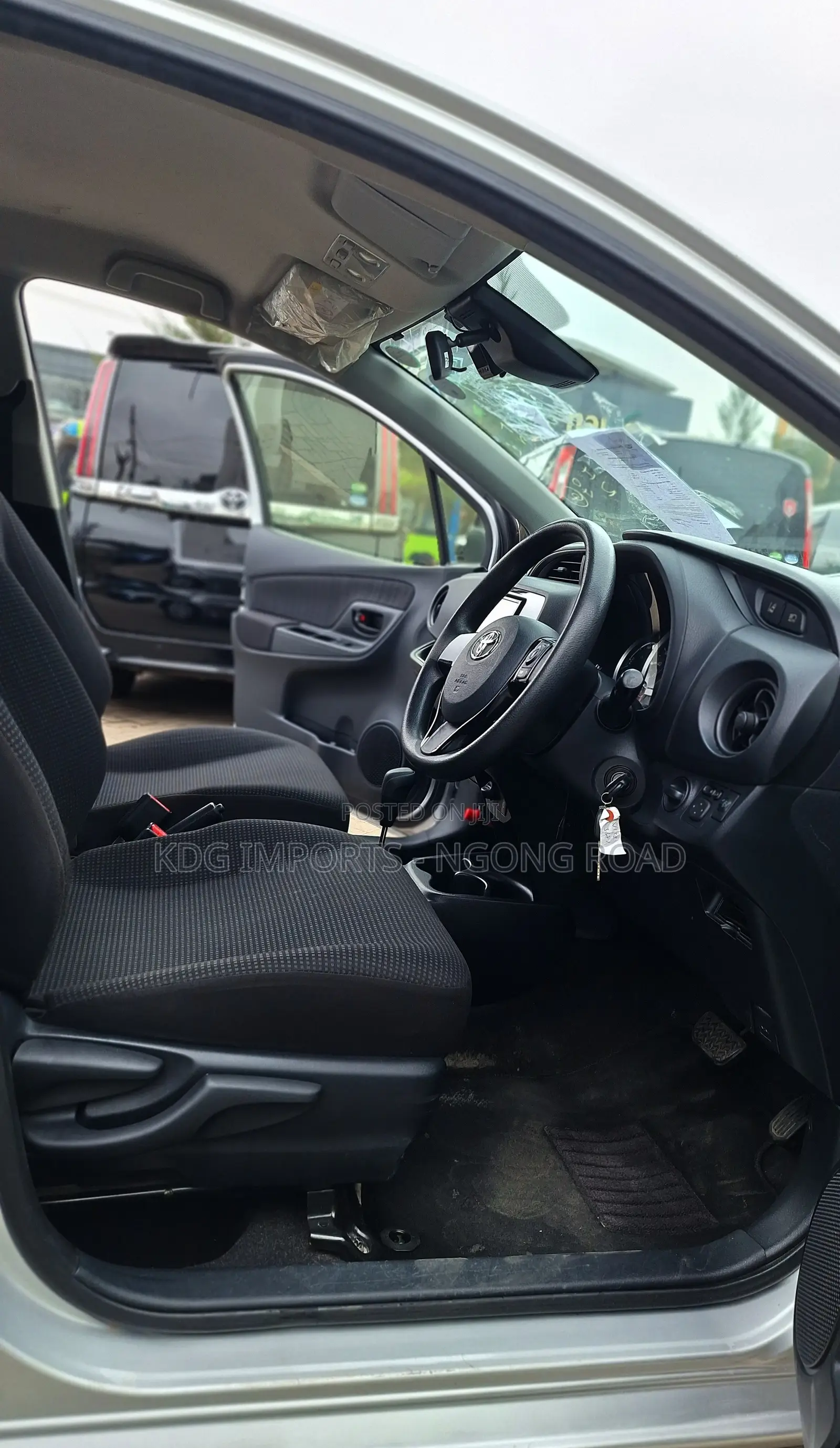 Toyota Vitz 2019 Silver