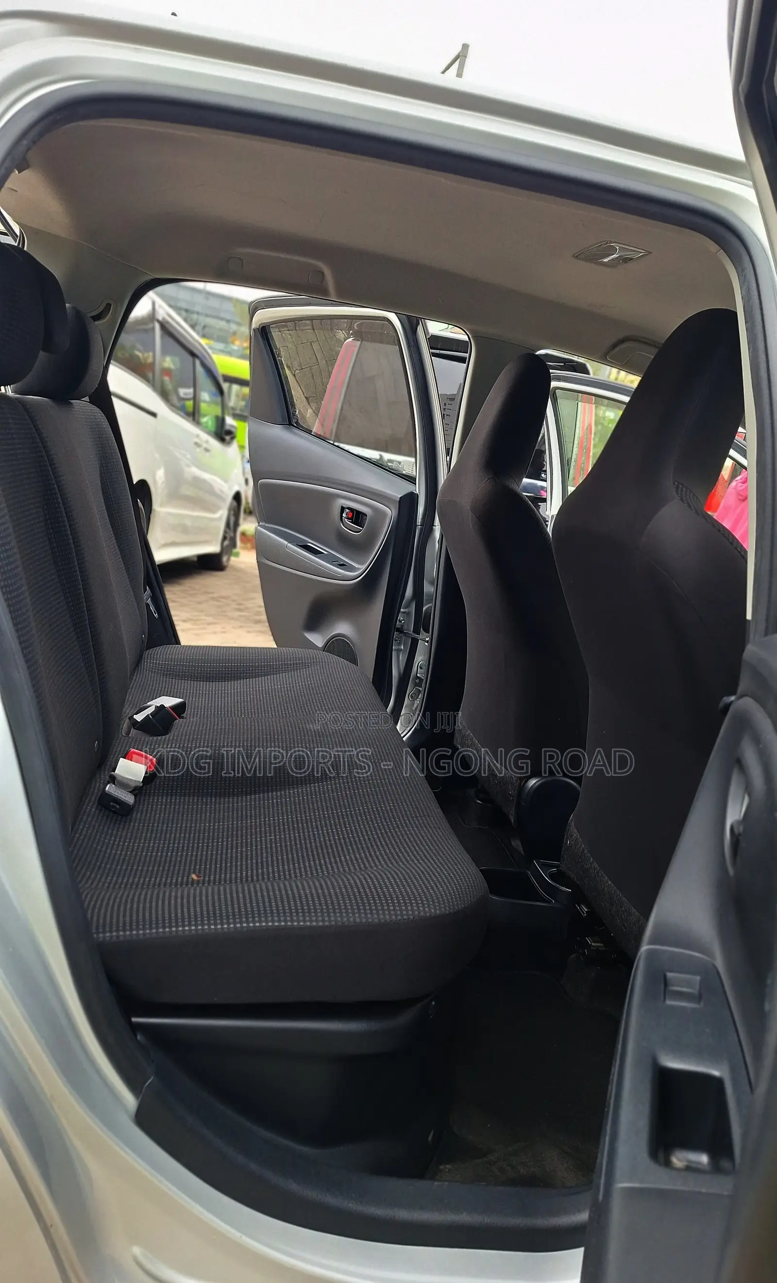 Toyota Vitz 2019 Silver