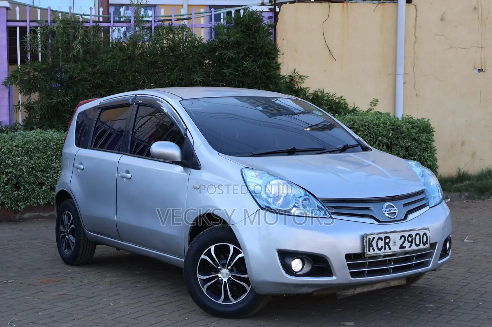 Nissan Note 2011 Silver