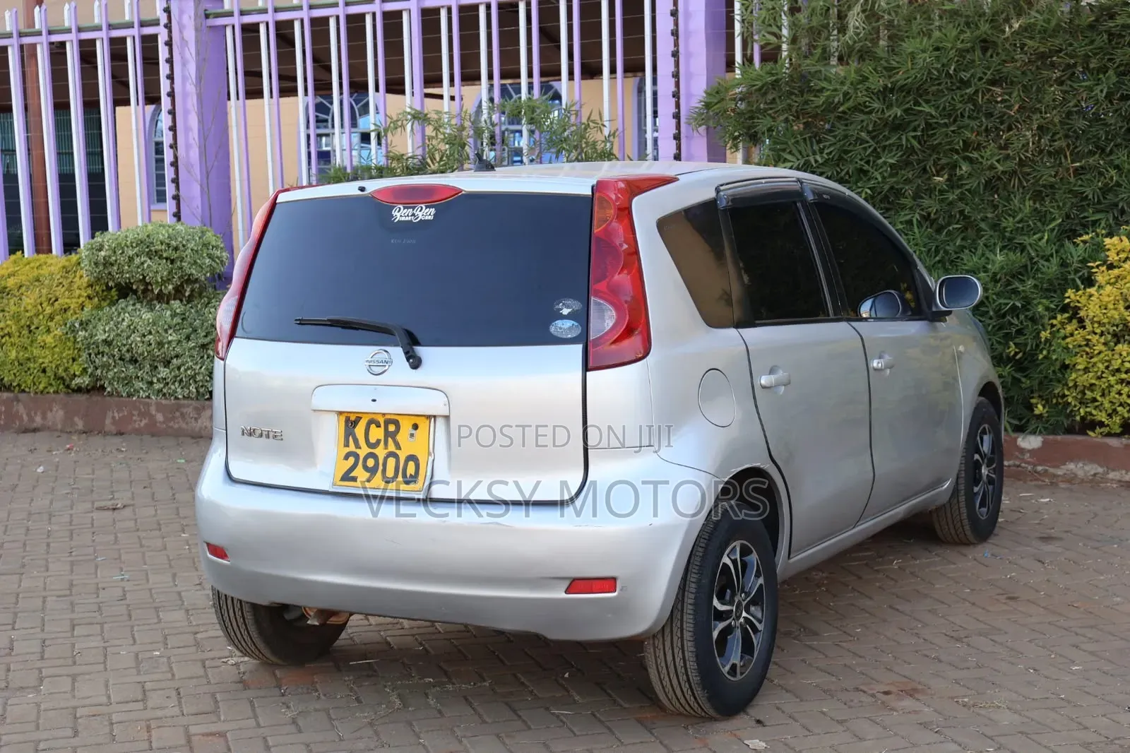 Nissan Note 2011 Silver