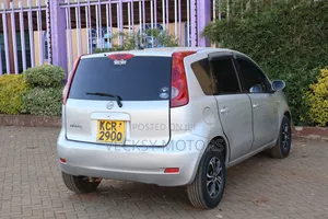 Nissan Note 2011 Silver