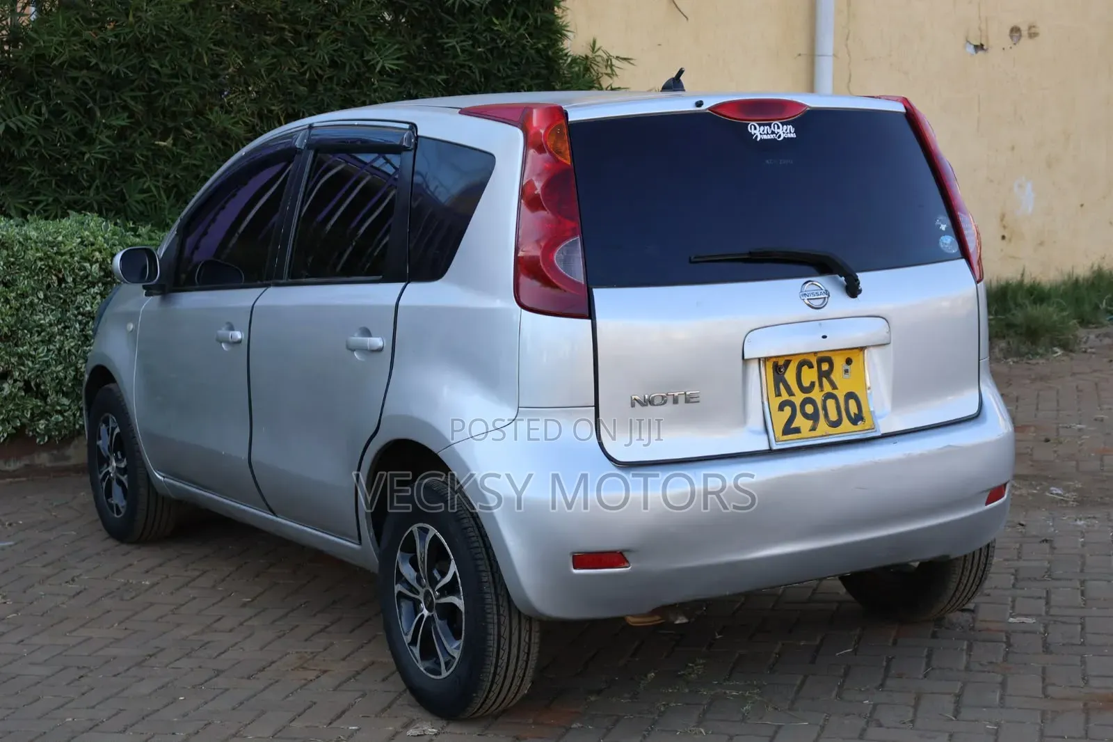 Nissan Note 2011 Silver