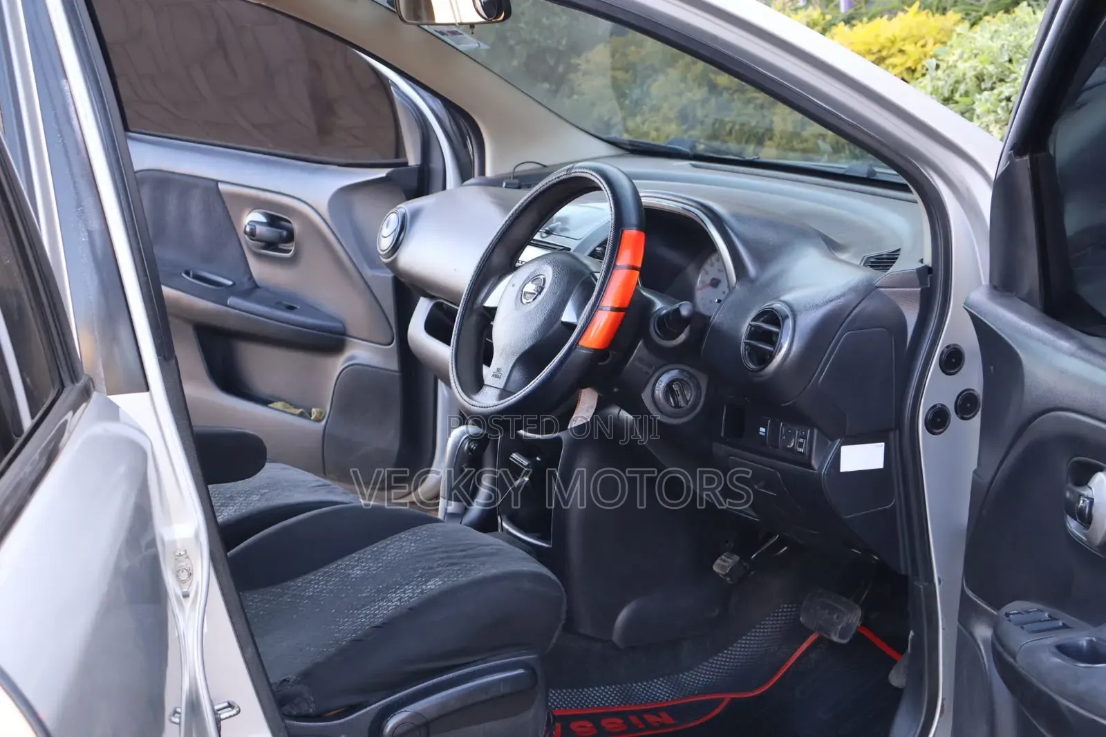 Nissan Note 2011 Silver