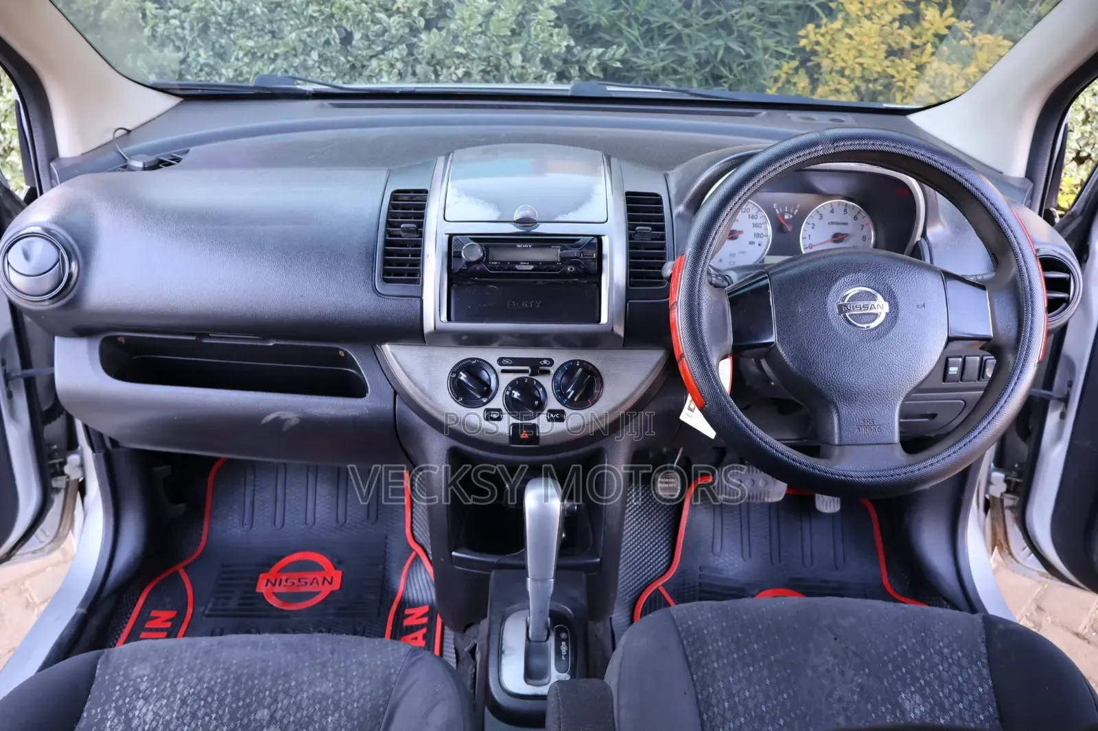 Nissan Note 2011 Silver