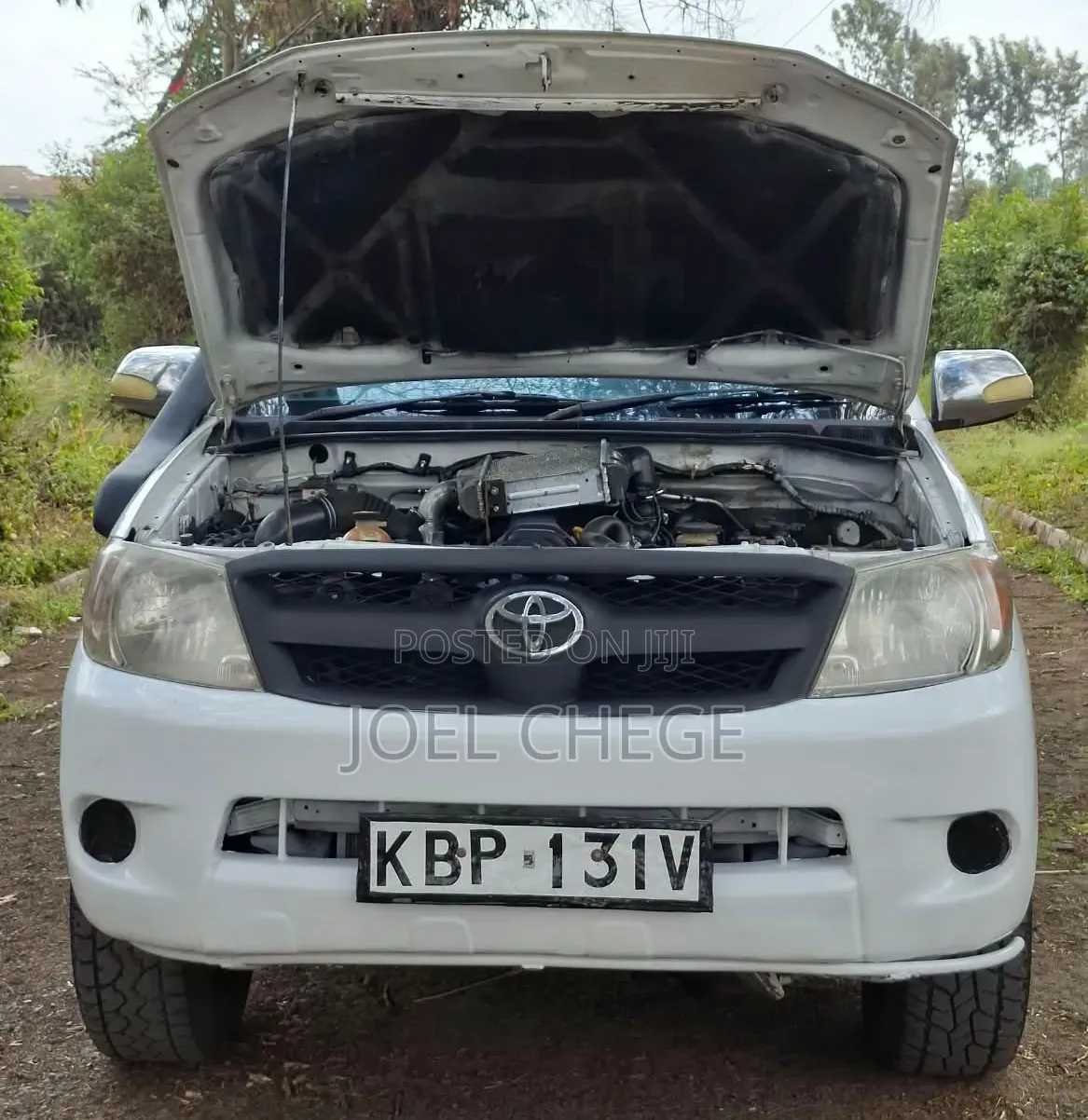 Toyota Hilux 2011 White