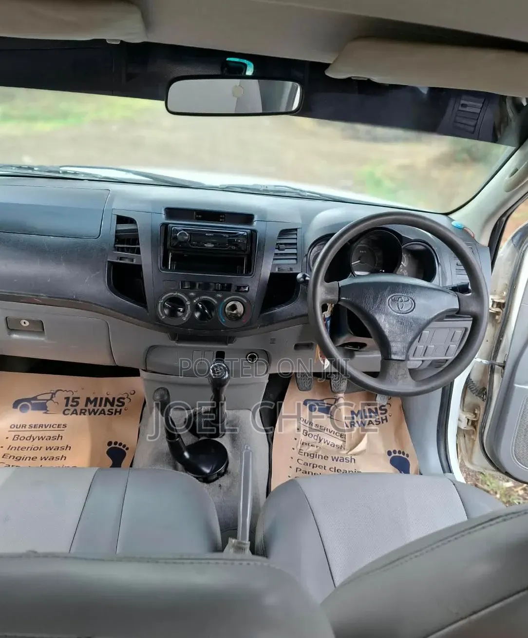 Toyota Hilux 2011 White
