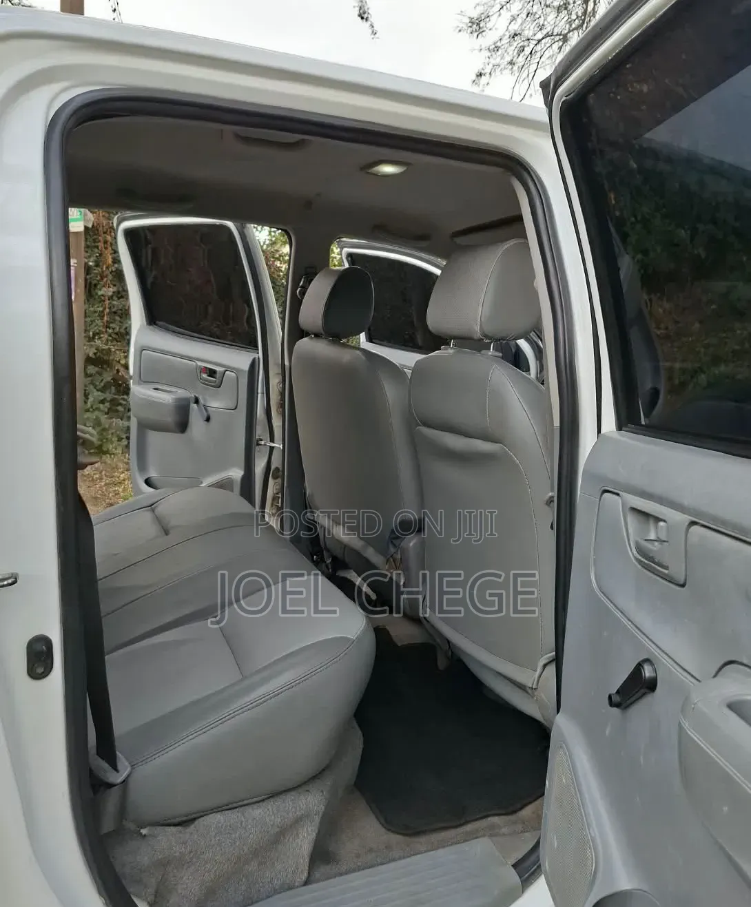 Toyota Hilux 2011 White