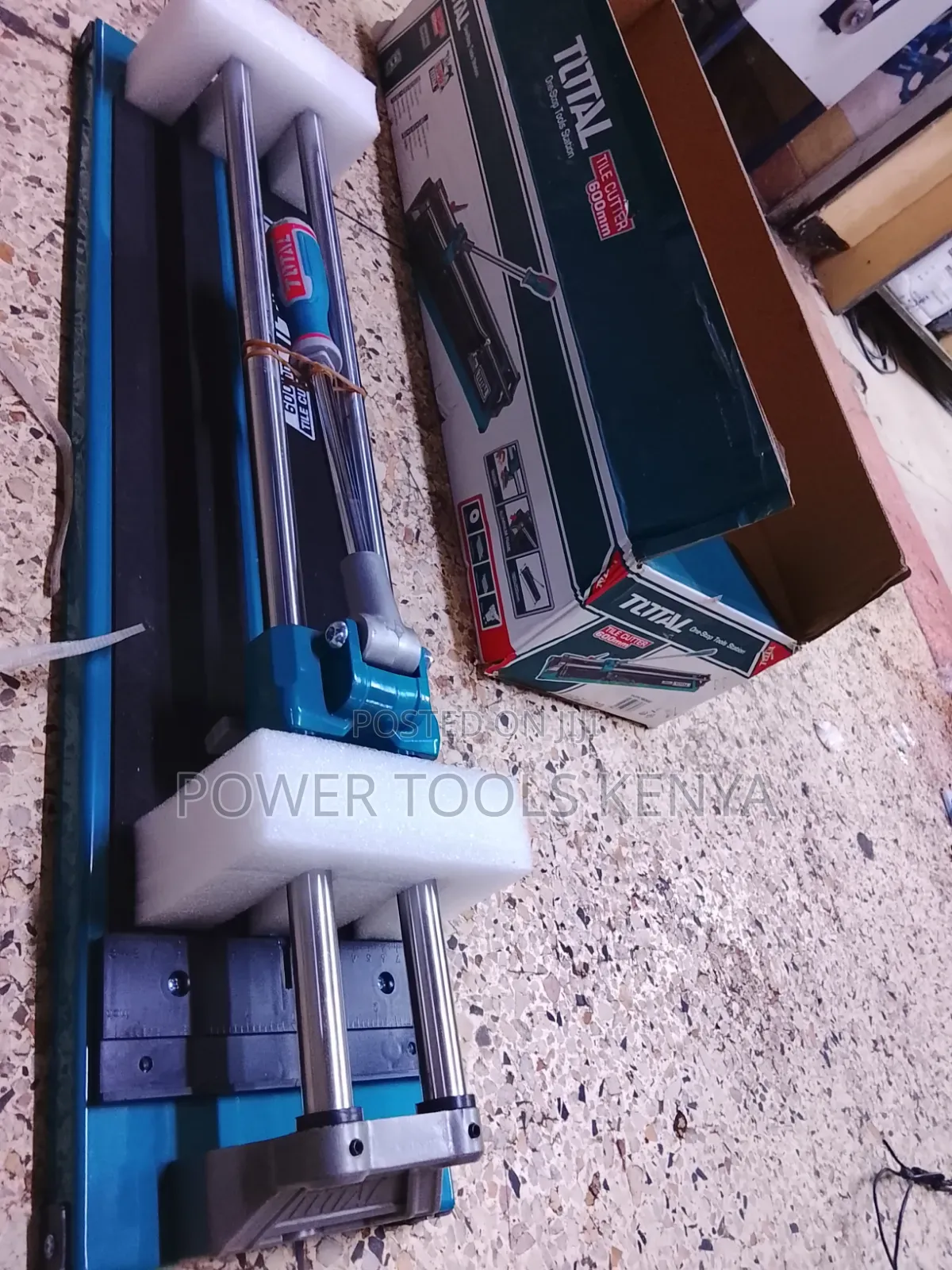 Total 600mm Manual Tile Cutter