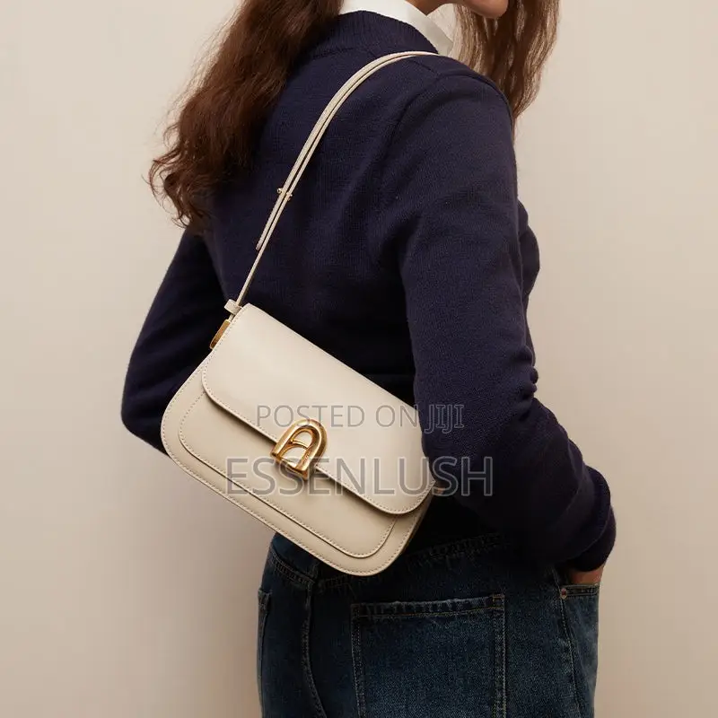 Minimalist Leather Flap Crossbody Bag – Smart Casual & Evening Wear