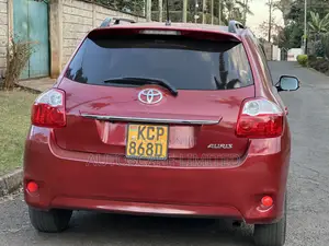 Toyota Auris 2010 Red