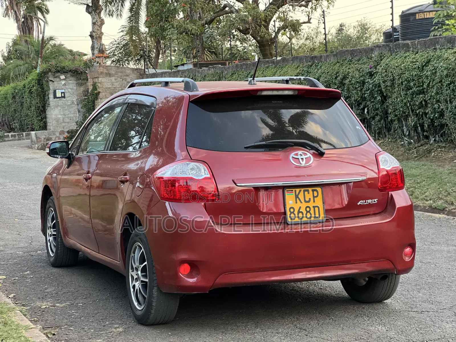 Toyota Auris 2010 Red