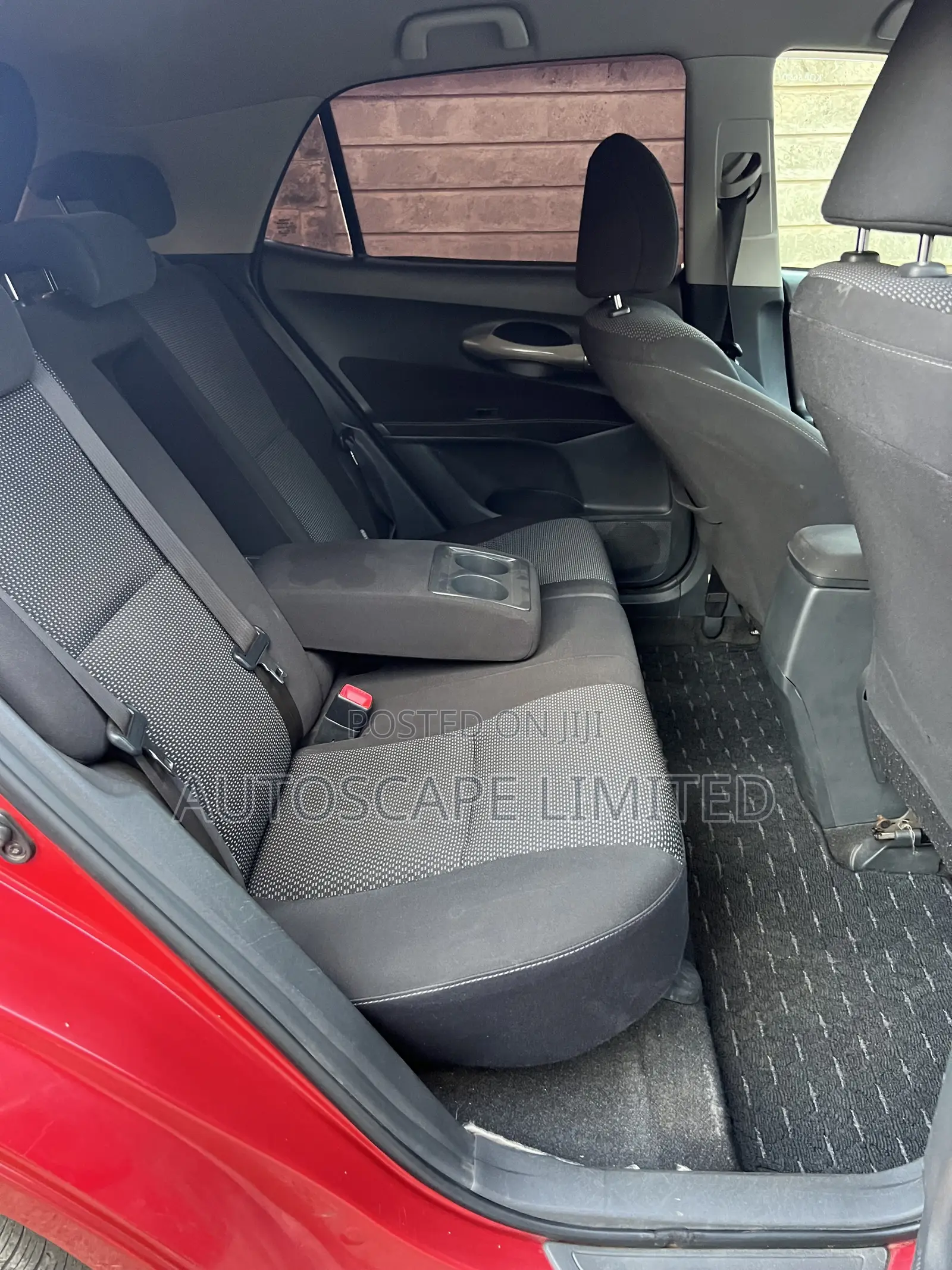 Toyota Auris 2010 Red