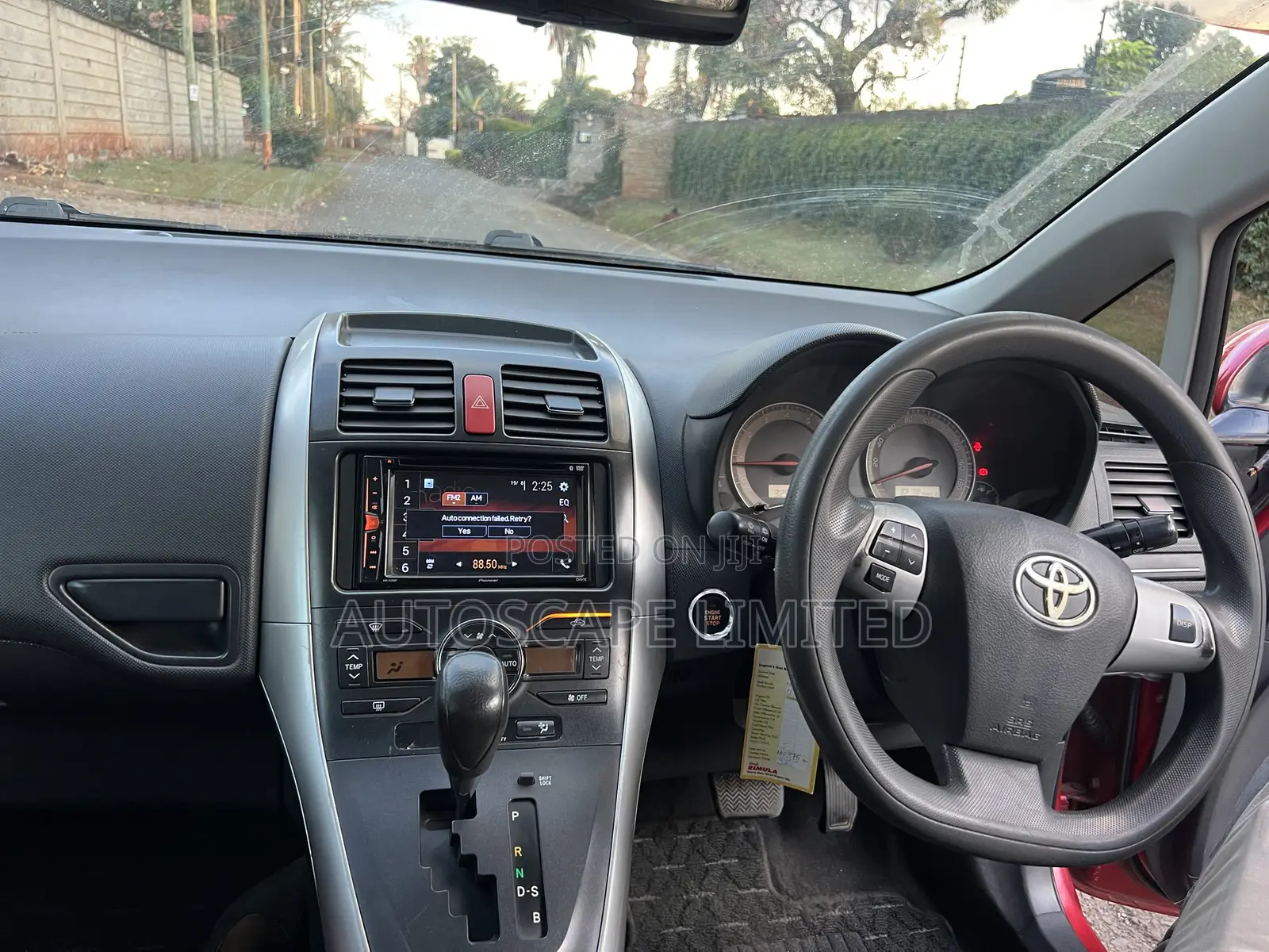 Toyota Auris 2010 Red