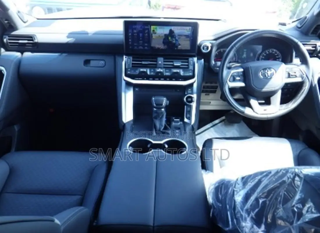 Toyota Land Cruiser LC300 2023 Gray