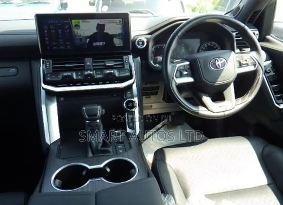 Toyota Land Cruiser LC300 2023 Gray