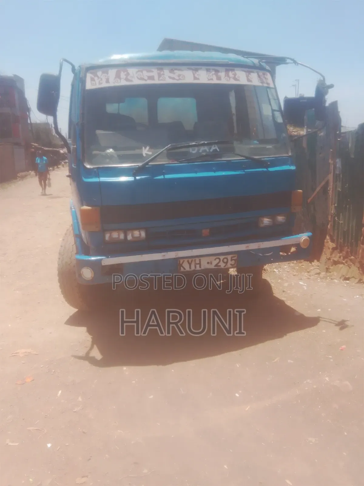 Isuzu ELF Truck 2009 Blue