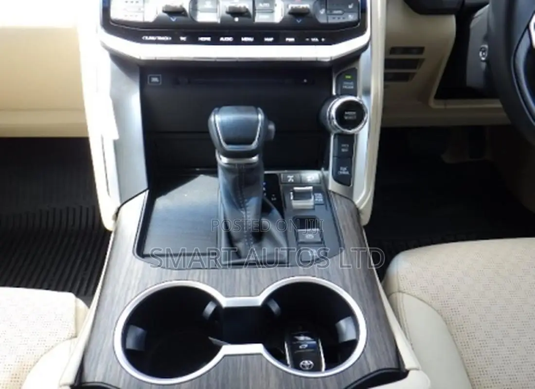 Toyota Land Cruiser LC300 2023