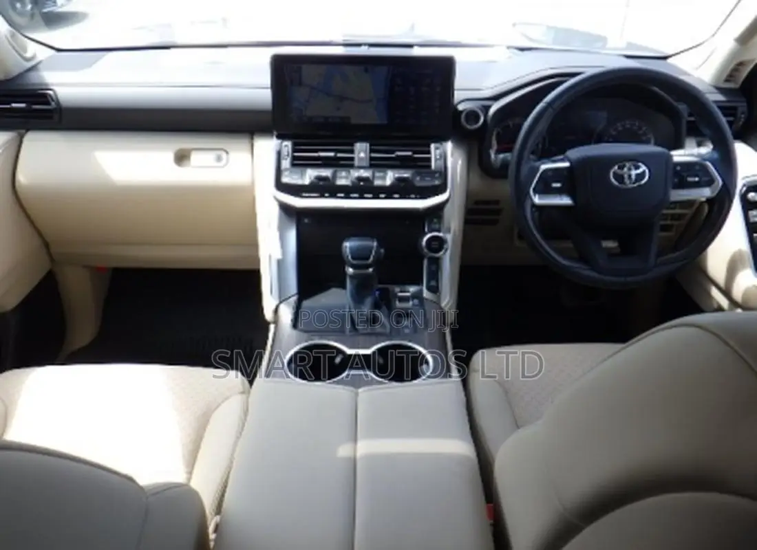 Toyota Land Cruiser LC300 2023