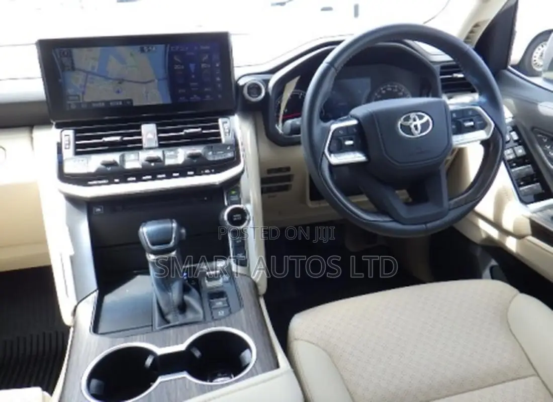 Toyota Land Cruiser LC300 2023