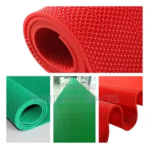 *Non-Slip Perforated Rubber Bathroom Mat / Pool Mat*