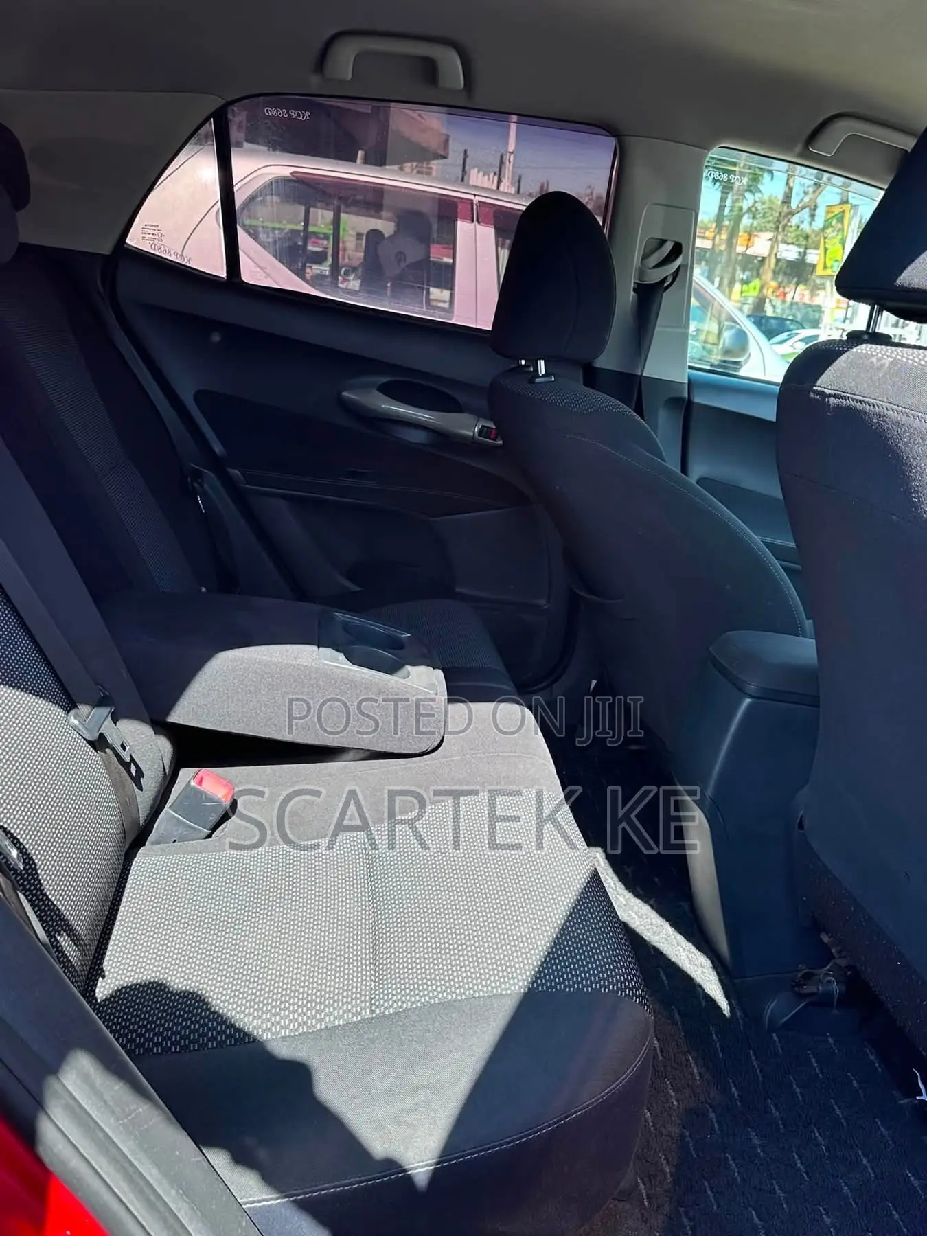 Toyota Auris 2010 Red