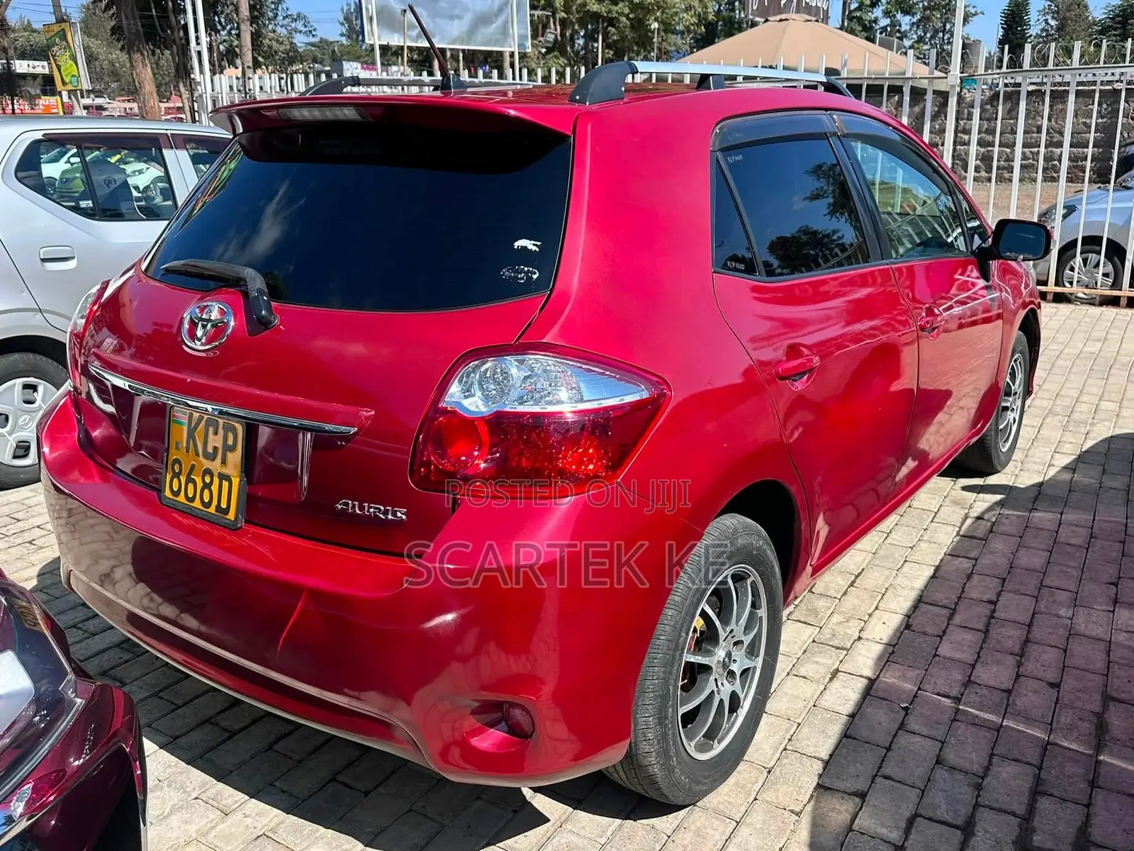 Toyota Auris 2010 Red