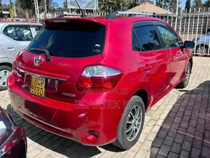 Toyota Auris 2010 Red