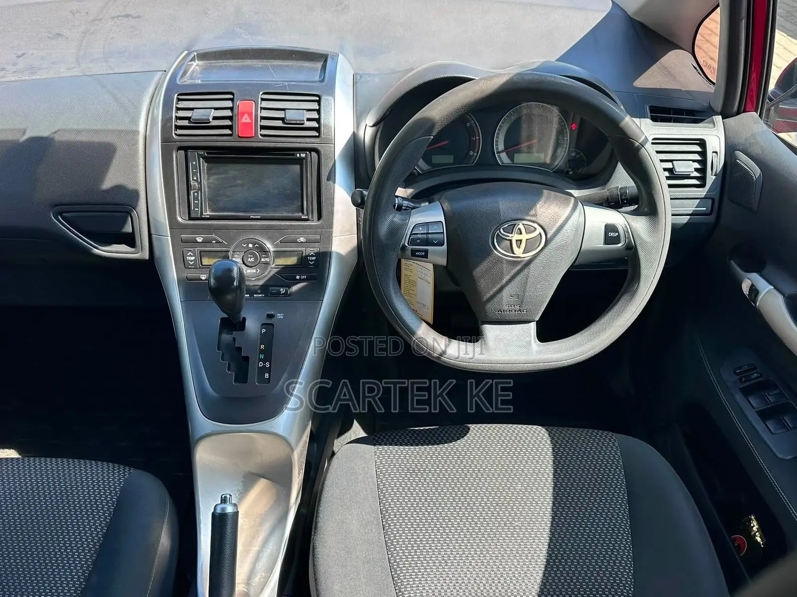 Toyota Auris 2010 Red