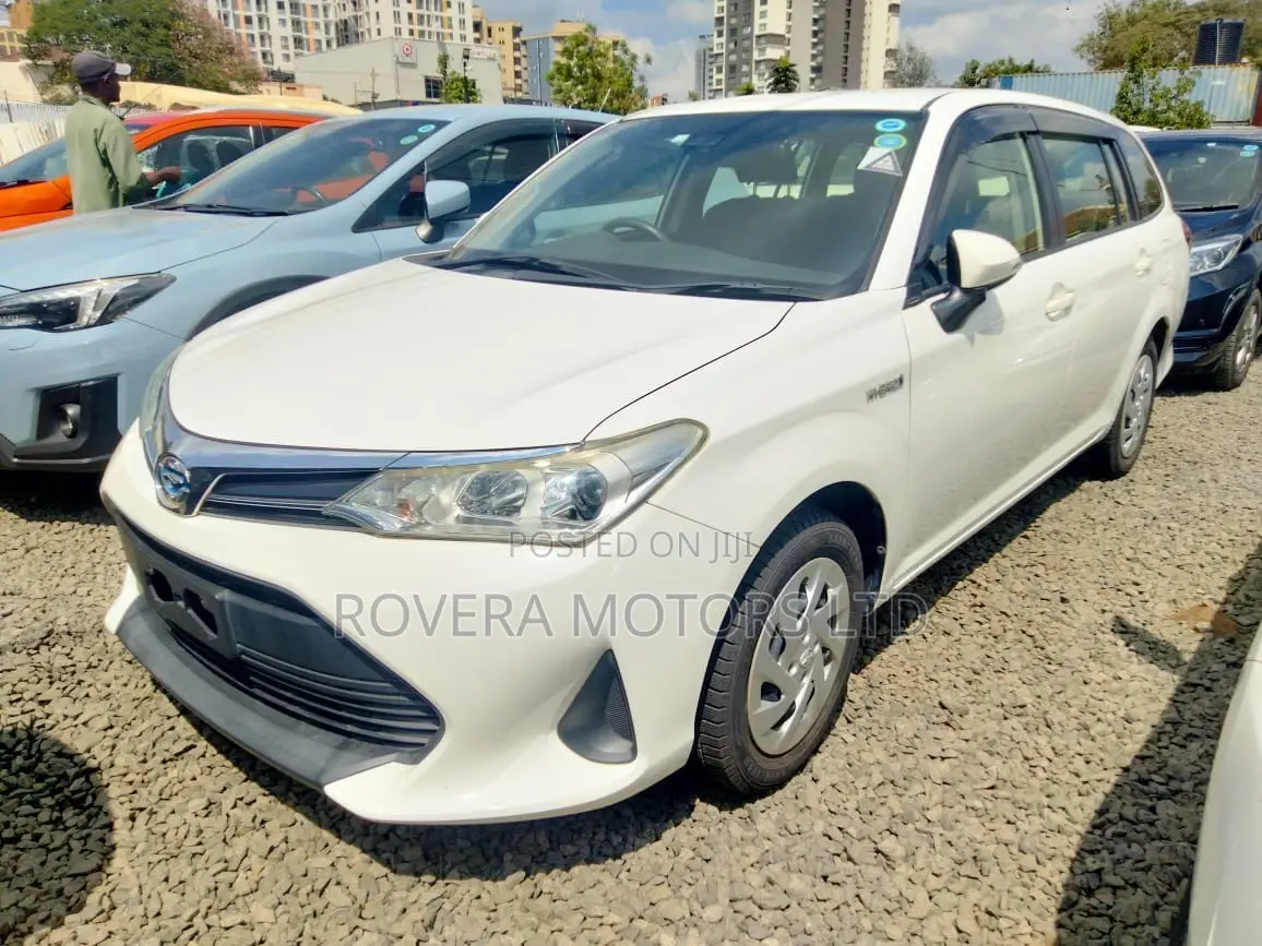 Toyota Corolla Fielder 2018 White