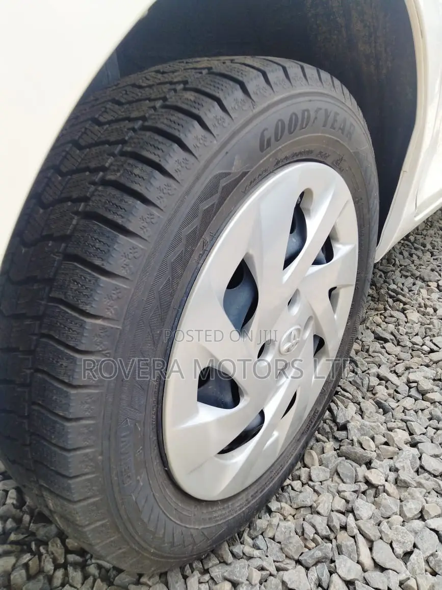 Toyota Corolla Fielder 2018 White